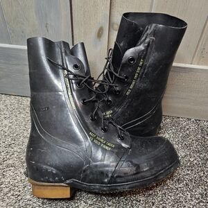 Vintage 1980s Bata Extreme Cold Boots sz 8